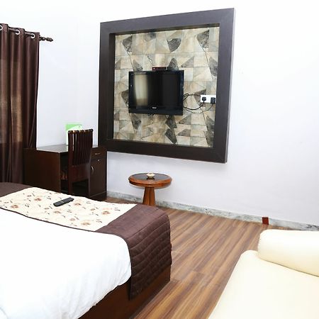 Pacific Inn Suryansh Hotel Gurgaon Exterior foto
