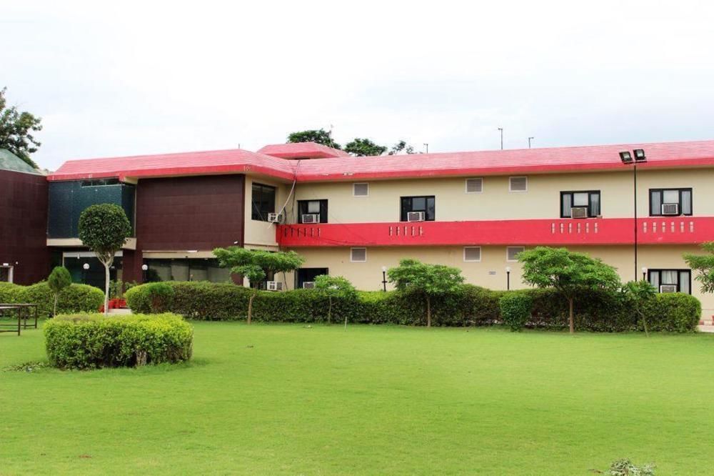 Pacific Inn Suryansh Hotel Gurgaon Exterior foto
