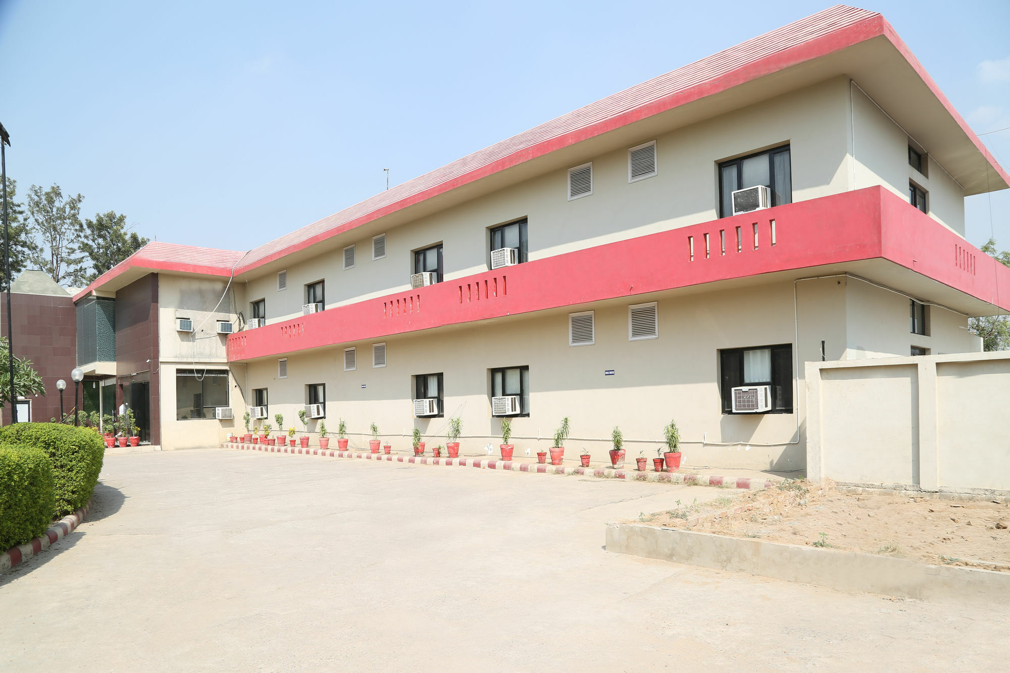 Pacific Inn Suryansh Hotel Gurgaon Exterior foto